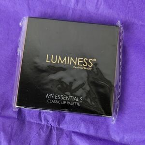 Luminess
My Essentials Lip Palette Six Shades NEW